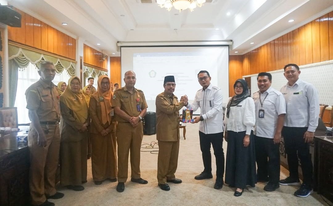 RAKOR: Sekda Ismail saat memimpin rakor bersama YARSI Pontianak