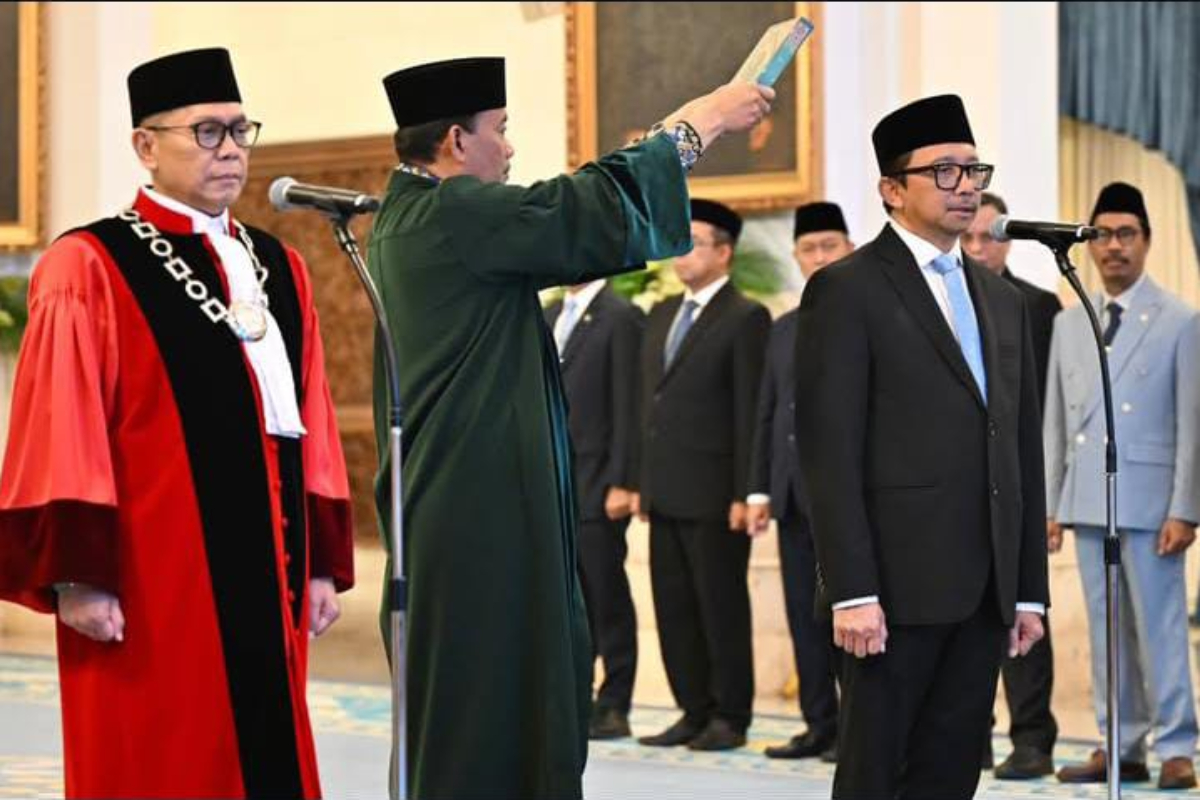 Prosesi pelantikan Juda Agung sebagai Wakil Menteri Keuangan Kabinet Merah Putih sisa masa jabatan periode 2024-2029 di Istana Negara, Jakarta, Kamis, (5/2).