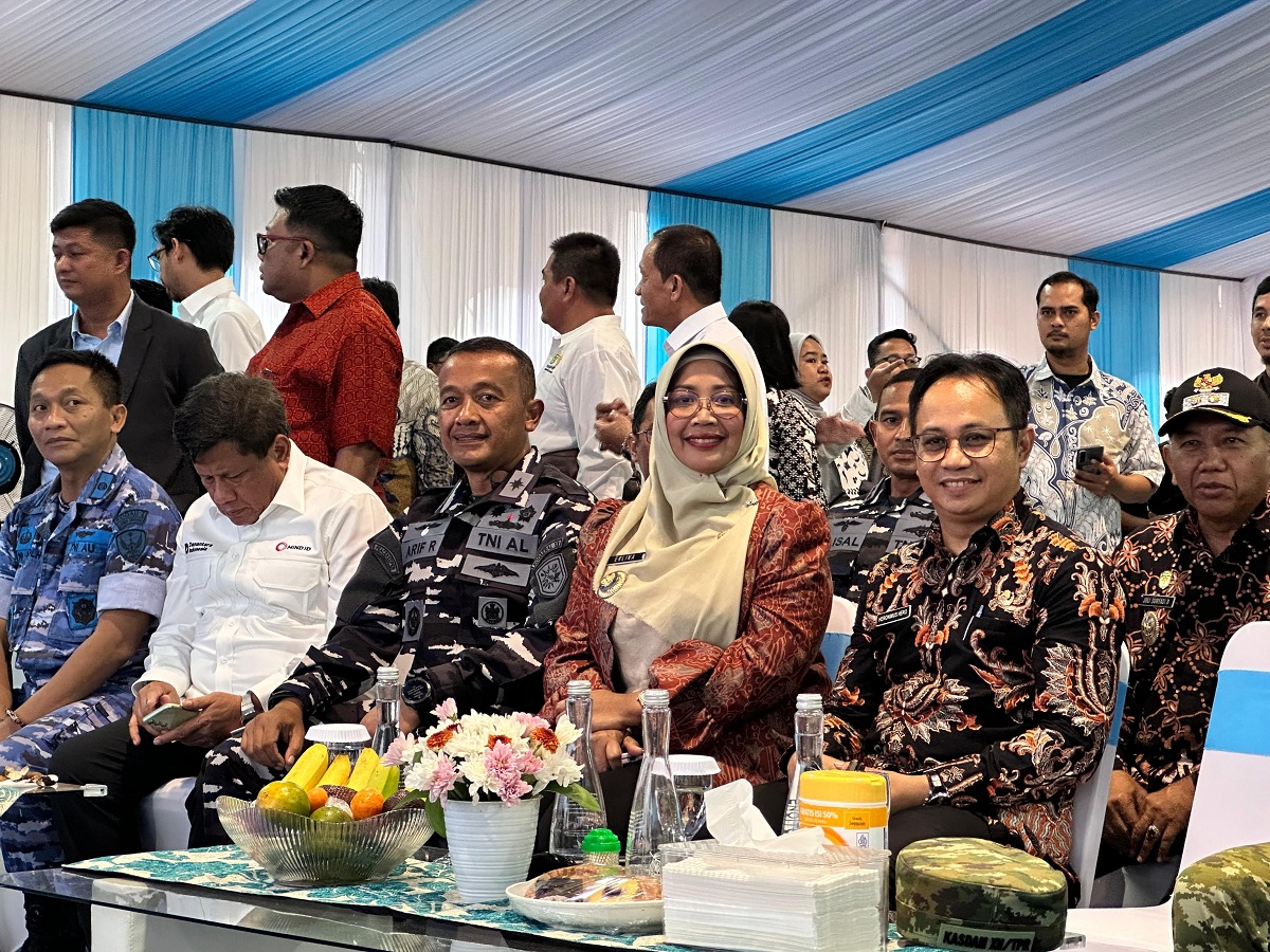 HADIR: Bupati Mempawah, Erlina, menghadiri peletakan batu pertama (groundbreaking) proyek hilirisasi strategis nasional pengolahan bauksit menjadi alumina dan aluminium di wilayah Sungai Kunyit.