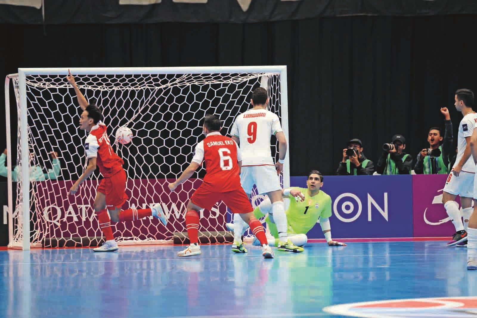 GOL: Reza Gunawan (kiri) merayakan gol ke gawang Iran dalam final Piala Asia Futsal di Indonesia Arena, Jakarta (7/2/2026).
