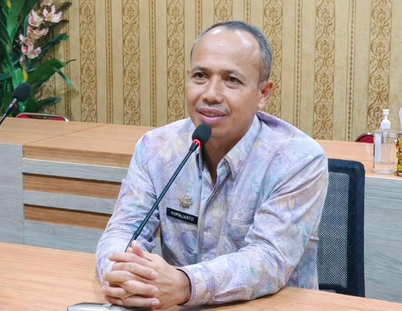SOSIALISASI: Sekda Ketapang, Repalianto, menyampaikan keterangan terkait pelaksanaan seleksi JPTP, kemarin.