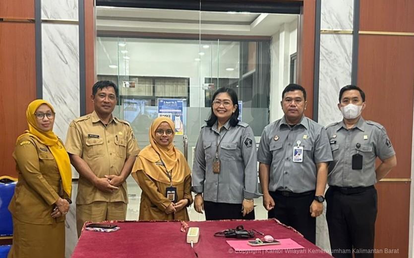 Kanwil Kemenkum Kalbar menggelar rapat harmonisasi raperbup Mempawah pada Senin (2/3). 