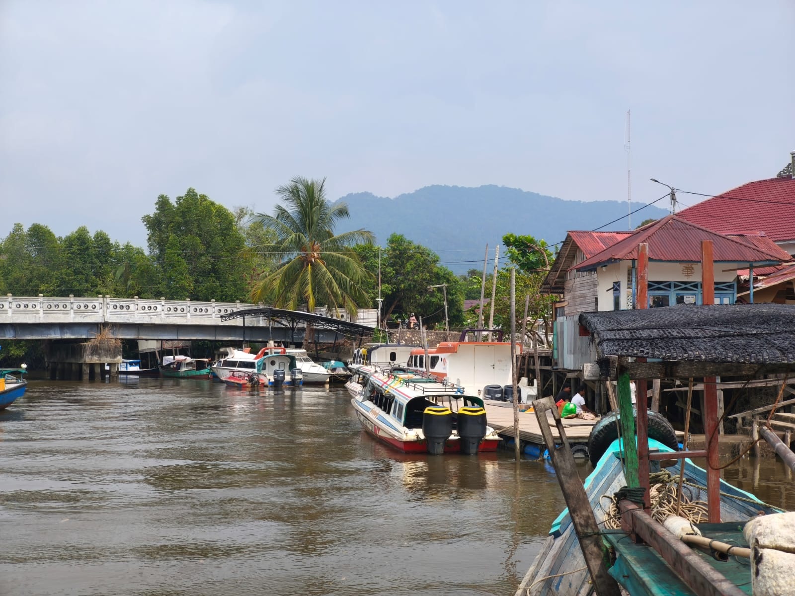 KABUT: Kondisi kabut asap di Sukadana, Kabupaten Kayong Utara.