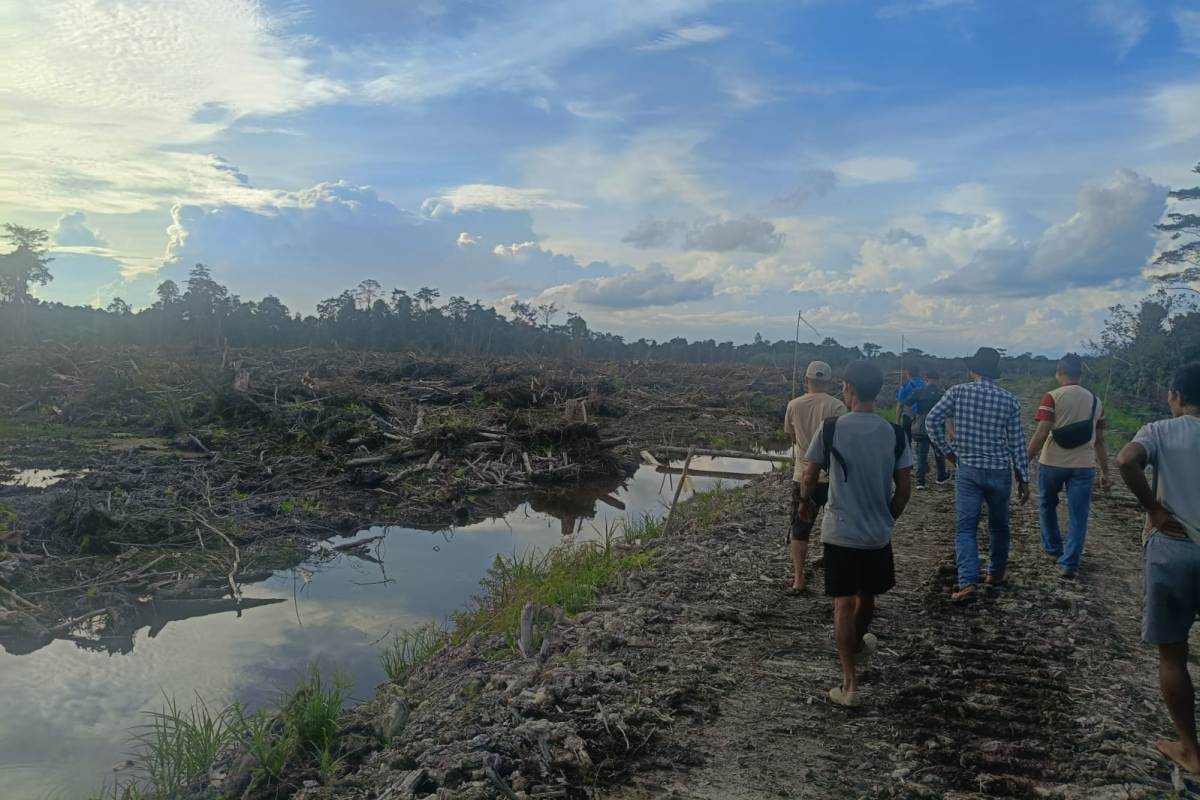Program Cetak Sawah Rakyat di Desa Sukamaju Kecamatan Putussibau Selatan yang menghabiskan anggaran Rp6,6 miliar. 