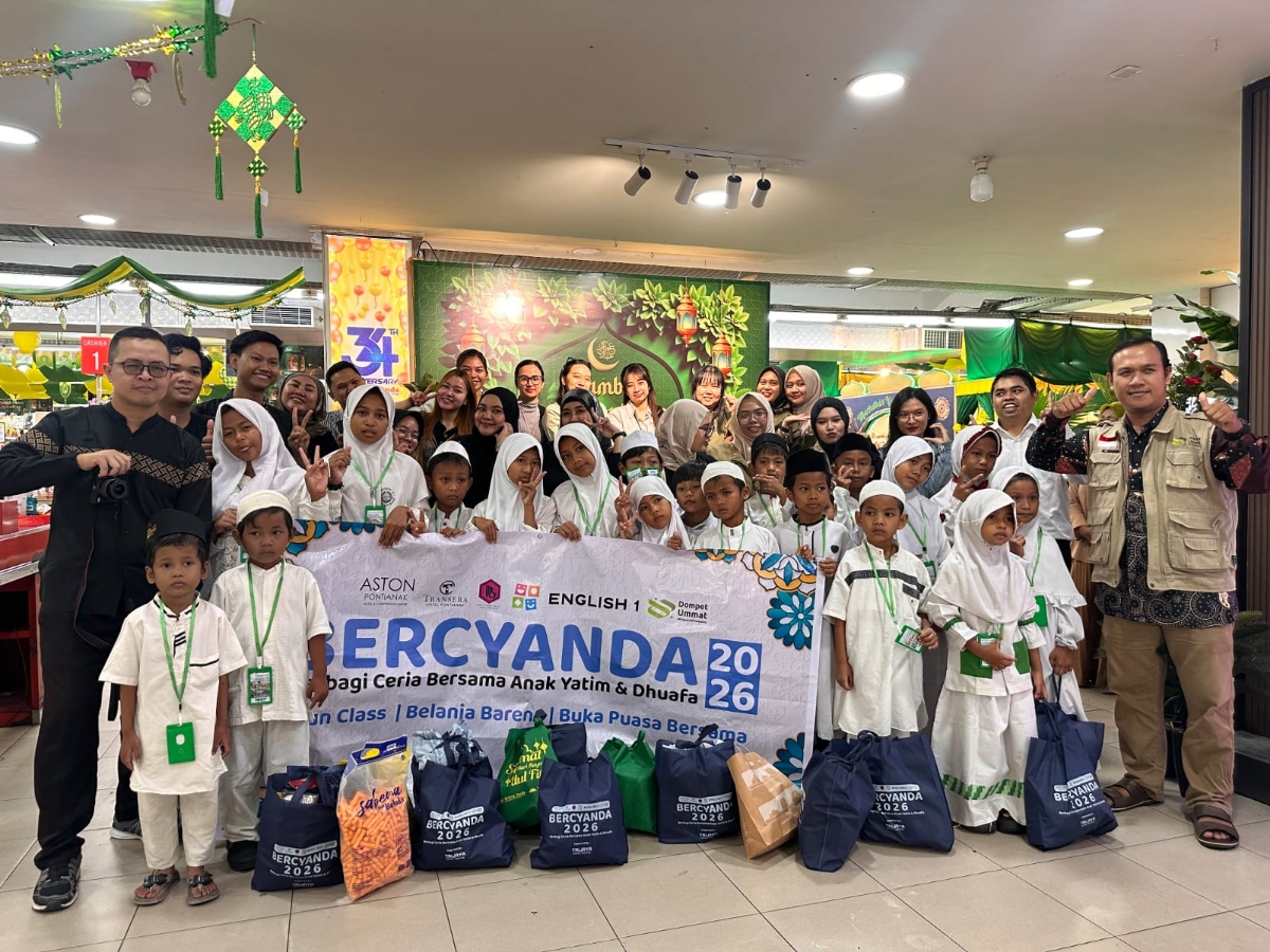 Suasana bahagia merona di wajah anak yatim dan dhuafa yang mengikuti belanja bersama pada Rabu (4/3).  