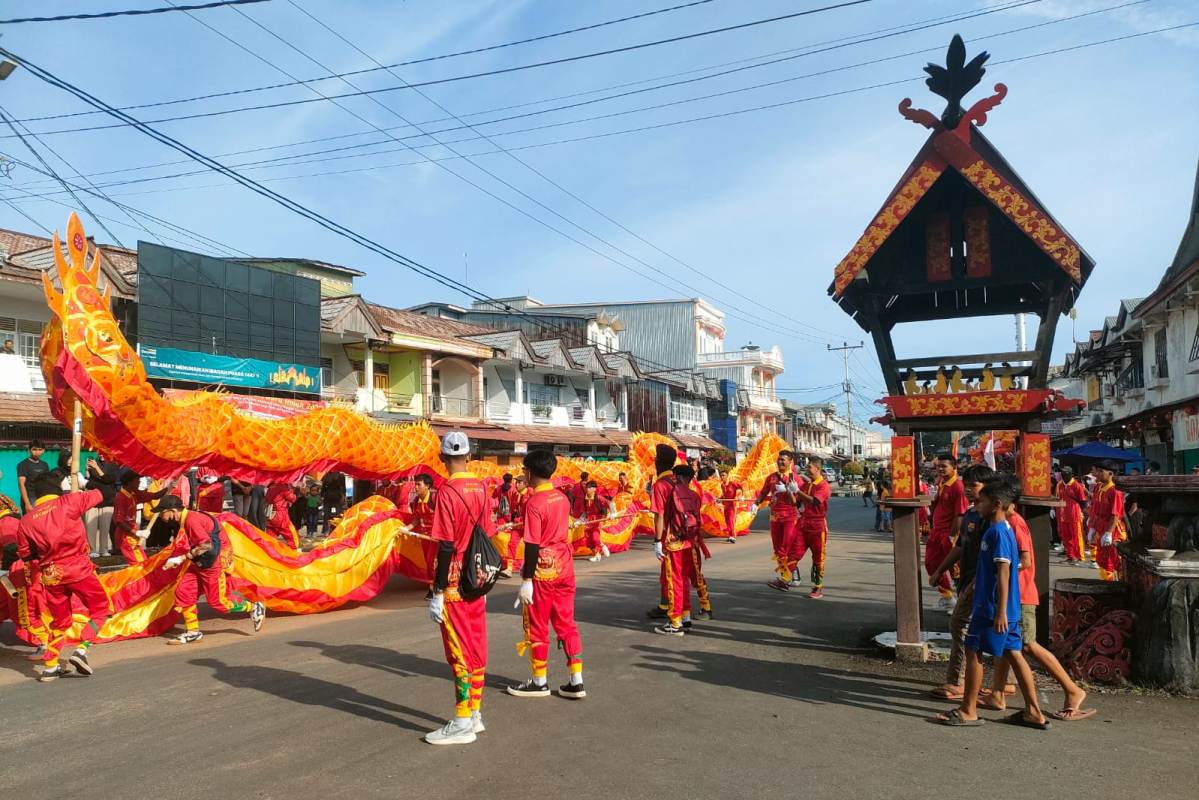 Kemeriahan perayaan Cap Go Meh hari kedua di wilayah Kabupaten Ketapang, Selasa (3/3).