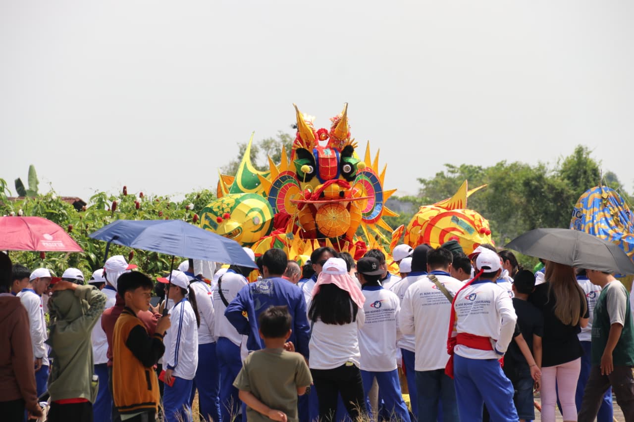 Replika naga yang akan melakukan ritual pembakaran.