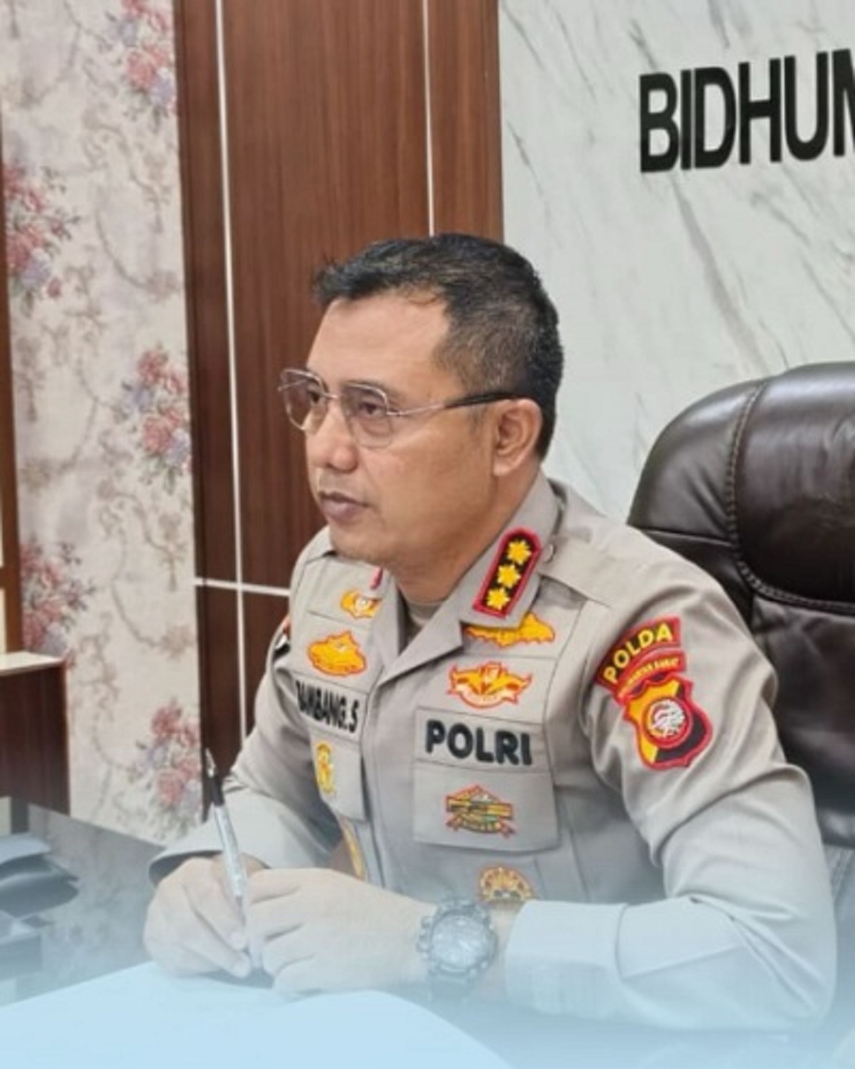 Bambang Suharyono