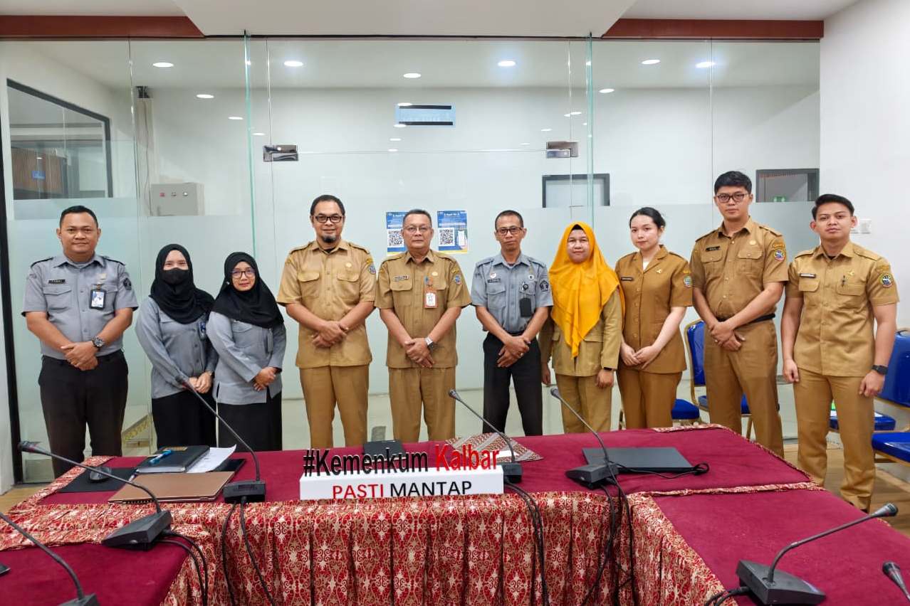 Kanwil Kemenkum Kalbar menggela harmonisasi Raperda Pontianak pada Selasa (10/3).