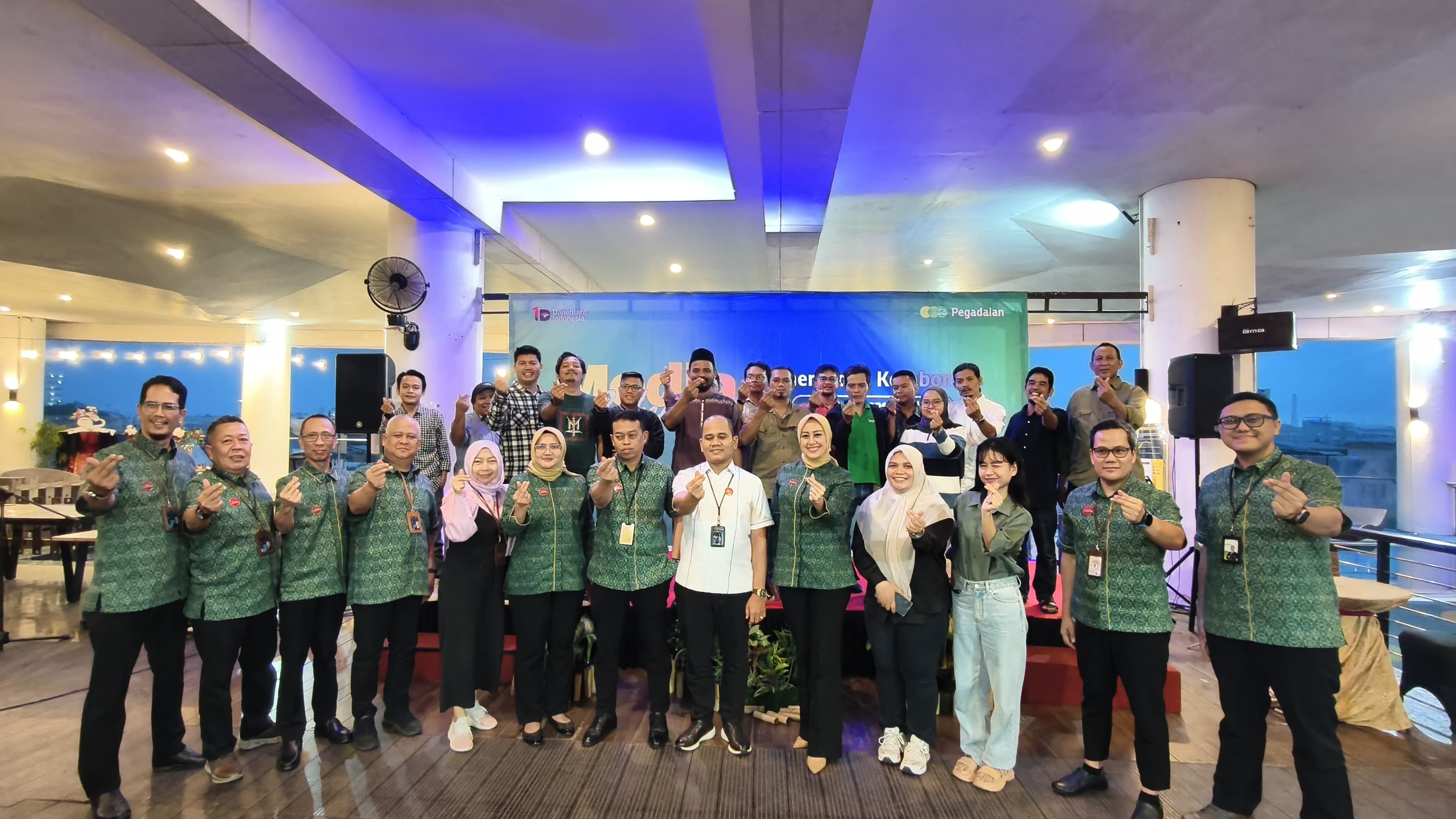 MEDIA: Pegadaian saat kumpul santai bersama pekerja media.