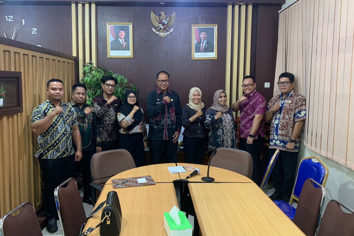 Kanwil Kemenkum Kalbar menerima kunjungan sekretariat DPRD Kabupaten Sanggau pada Kamis (12/3).