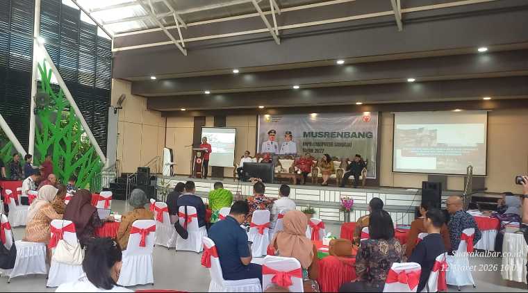 SAMBUTAN: Wakil Gubernur Kalbar Krisantus Kurniawan saat memberikan sambutan dalam Musrenbang RKPD Kabupaten Sanggau. 