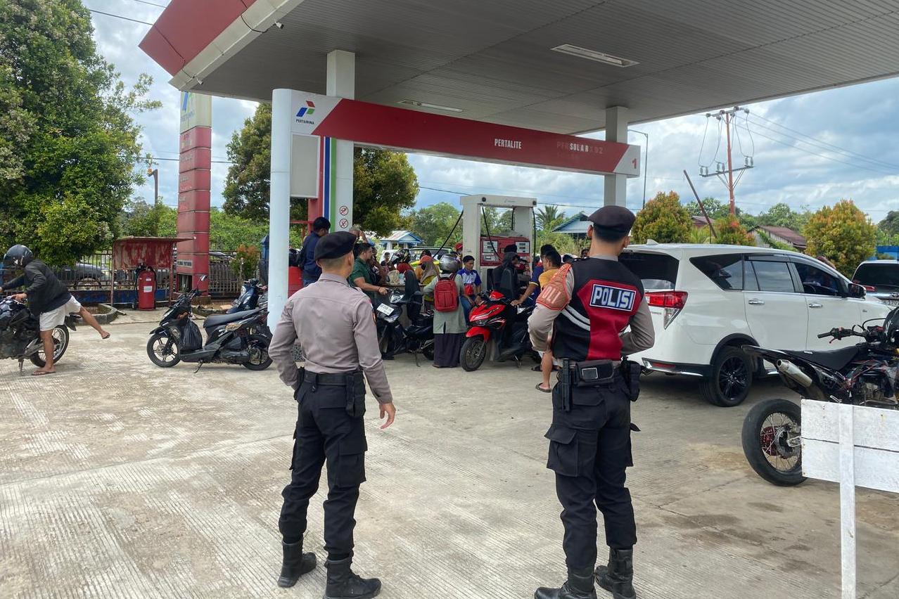 Personel Polres Kapuas Hulu menggelar patroli di SPBU beberapa waktu lalu. 