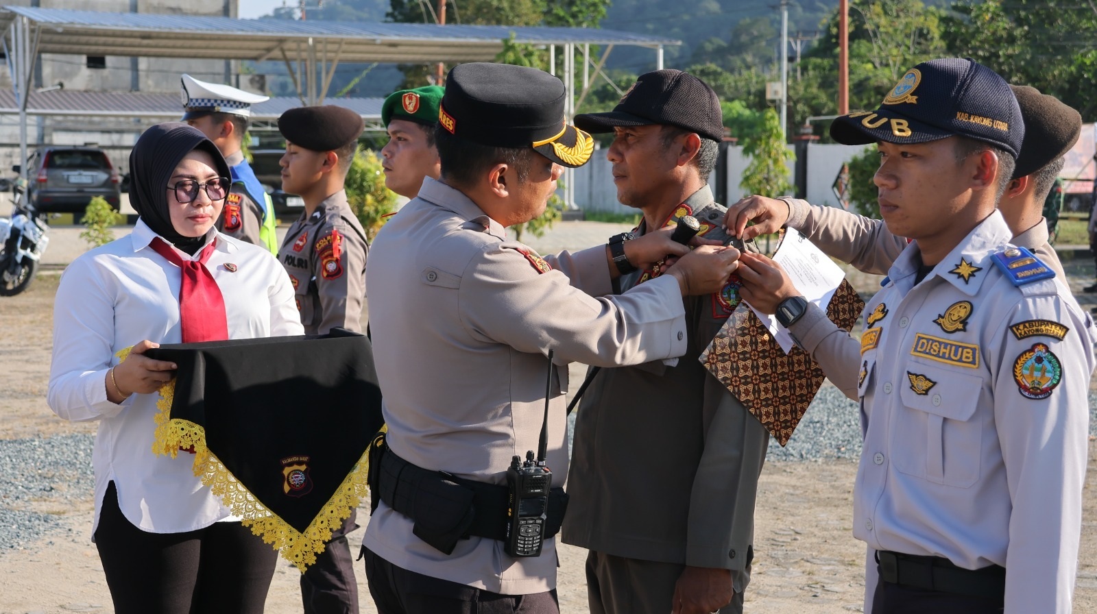 OPERASI:Apel Gelar Pasukan Operasi Ketupat Kapuas 2026 di halaman Mapolres Kayong Utara, Sukadana, Kabupaten Kayong Utara, Kalimantan Barat, Kamis (12/3). 
