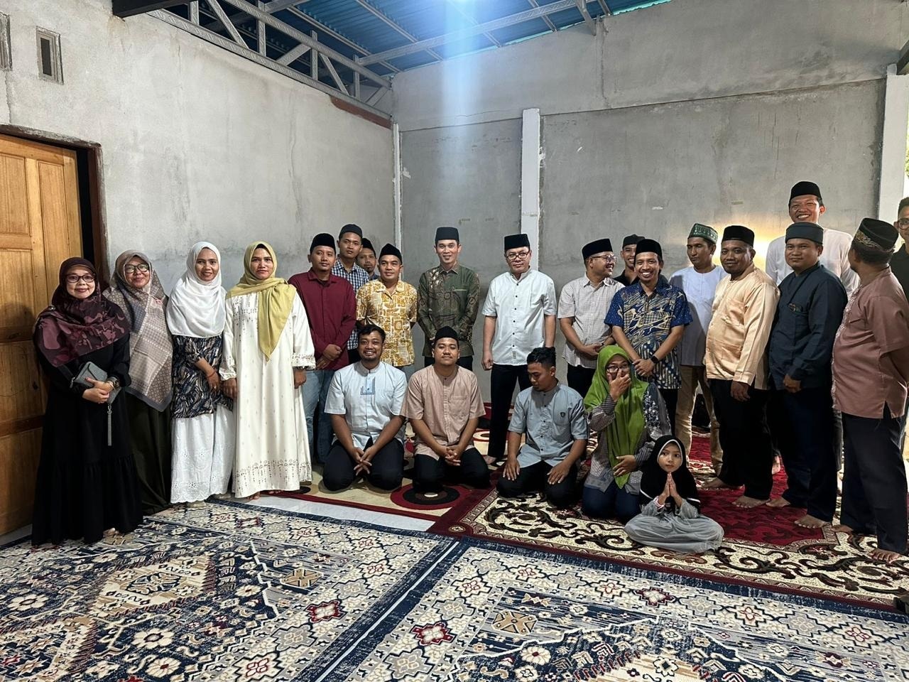 KAHAMI : Korps Alumni Himpunan Mahasiswa Islam (KAHMI) dan FORHATI Kabupaten Kayong Utara menggelar Buka Puasa Bersama. 