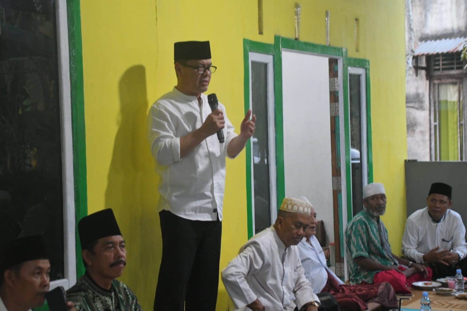 RAMADAN : Bupati Kayong Utara Romi Wijaya buka puasa bersama di momentum Bulan Suci Ramadhan 1447 Hijriah. 