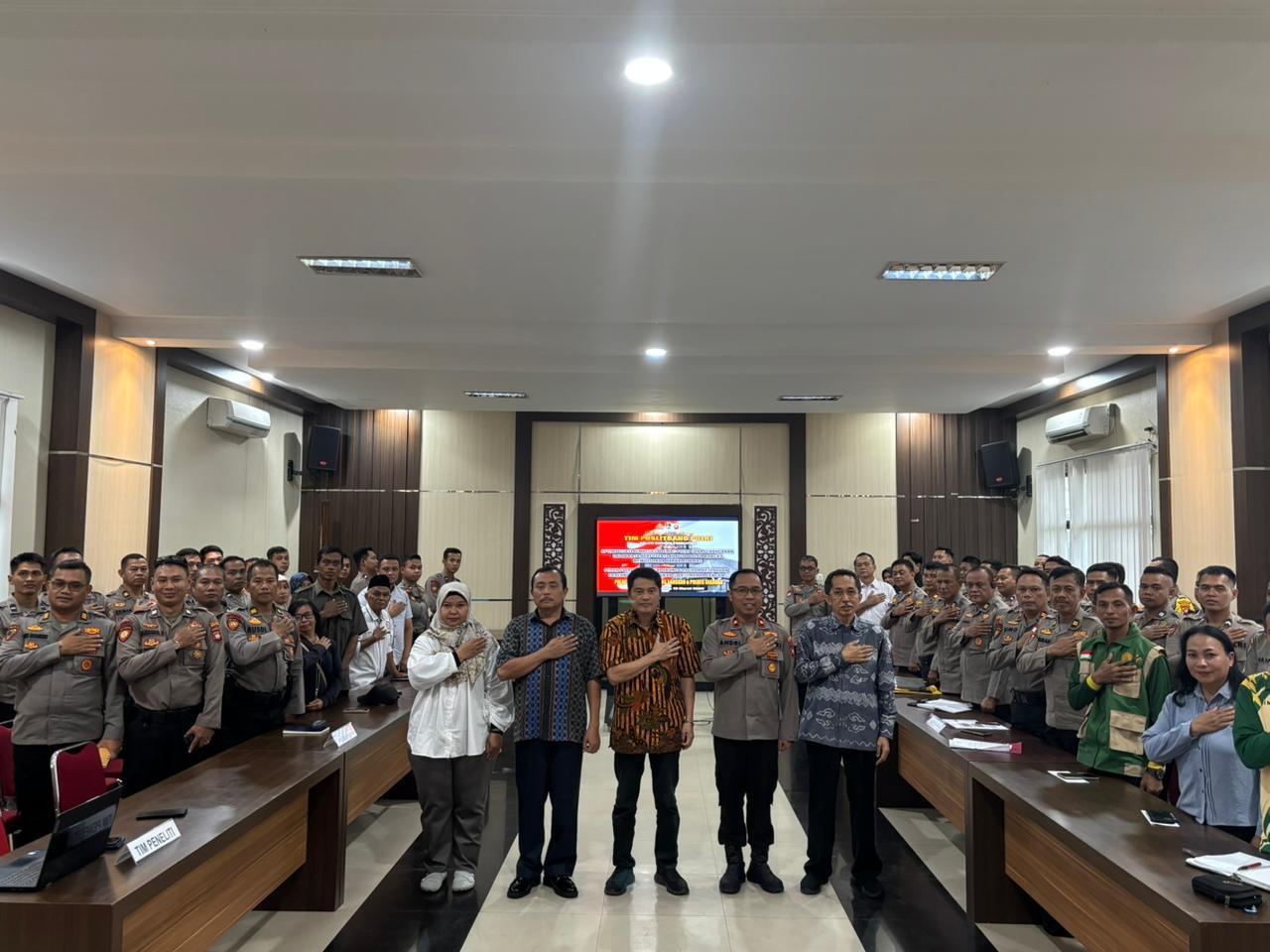 Puslitbang Polri menggelar penelitian di Polres Kubu raya. 