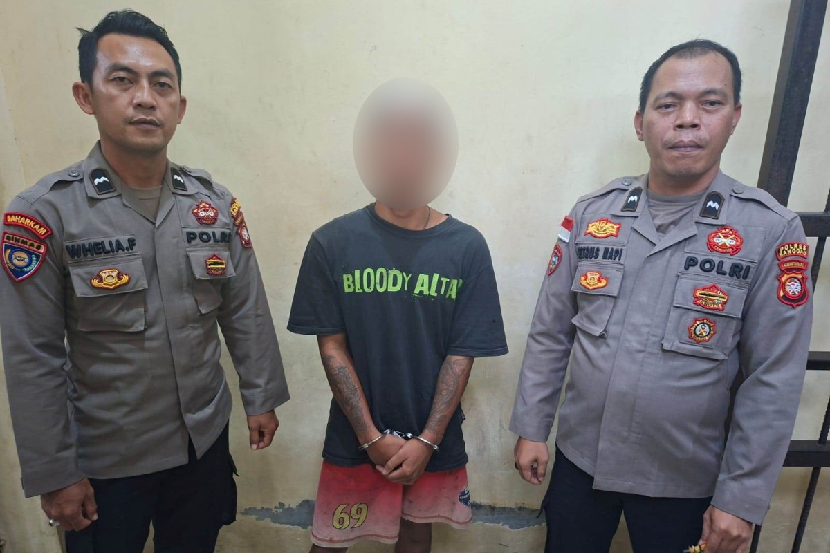 Tersangka HG ditahan di Rumah Tahanan Polres Sanggau pada Senin (23/3).