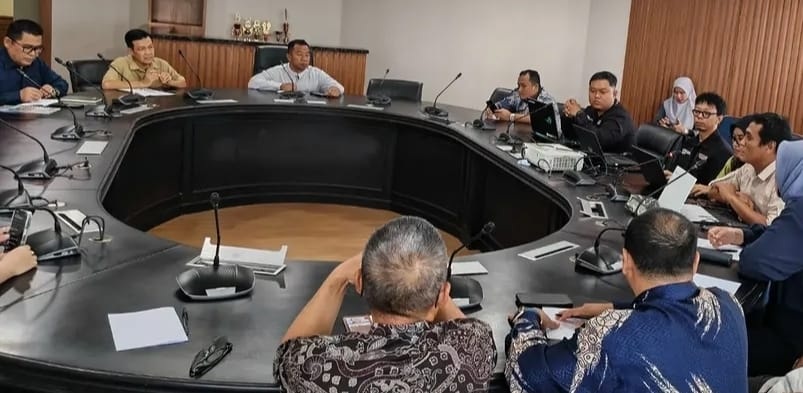 KONSULTASI: DPRD Sambas, belum lama ini, melakukan konsultasi ke Kemensos untuk menyampaikan usulan penambahan penerima PBI JK.
