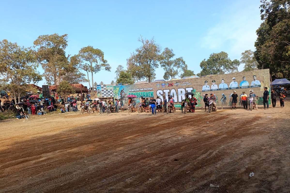 Kejuaraan Idul Fitri Grasstrack of Glory 2026 yang digelar di Sirkuit One Team One Dream, Pantai Alam Tanjung Batu, Kecamatan Matan Hilir Selatan Rabu (25/3).