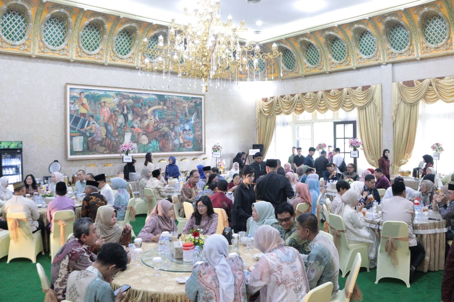Potret Silaturahmi Idul Fitri di Pendopo Gubernur.