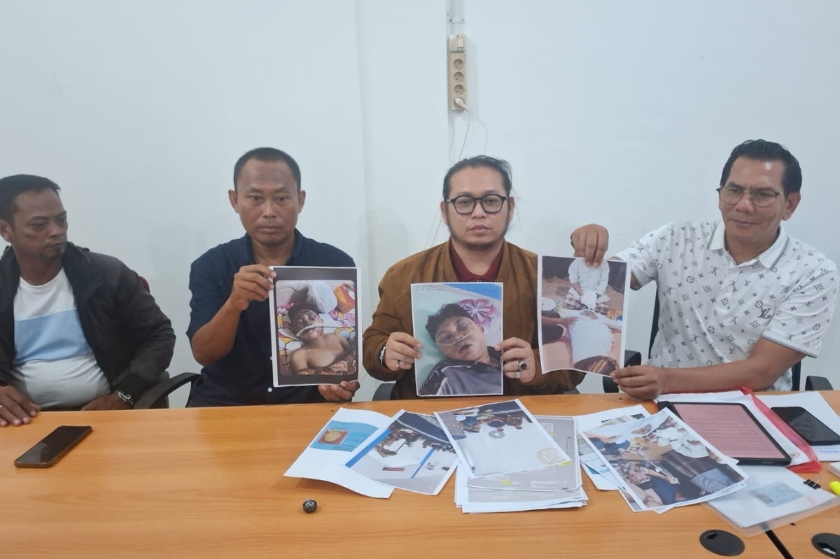 Kuasa Hukum keluarga korban menggelar konferensi pers pada Sabtu (28/3).