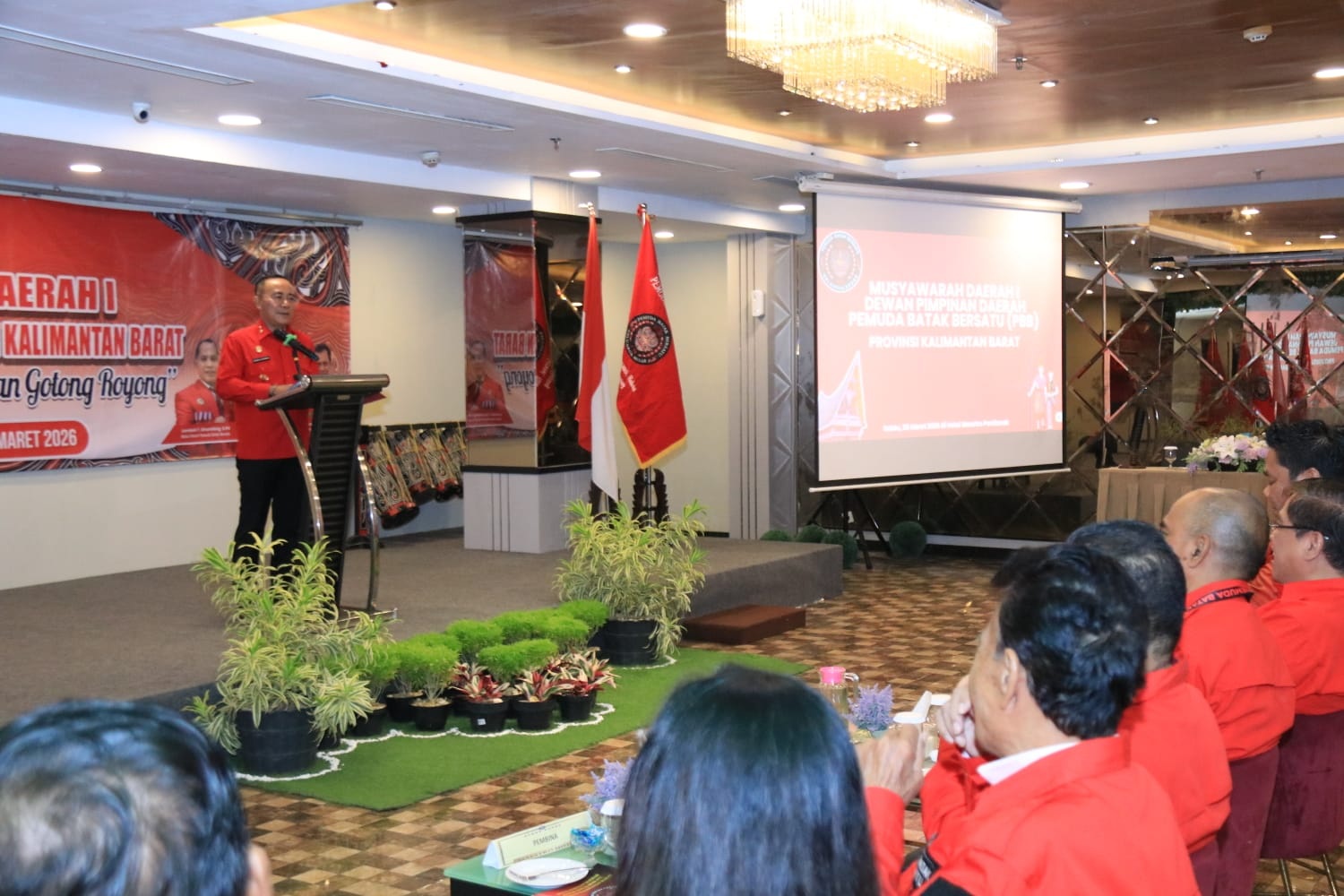 BUKA MUSDA: Wakil Gubernur, Krisantus Kurniawan, secara resmi membuka Musyawarah Daerah (Musda) I Pemuda Batak Bersatu Tahun 2026 di Hotel Maestro Pontianak, Sabtu (28/3).