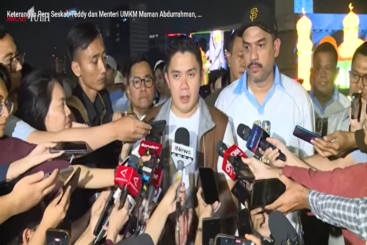 Keterangan Pers Seskab Teddy dan Menteri UMKM Maman Abdurrahman, Jakarta, 28 Maret 2026. 