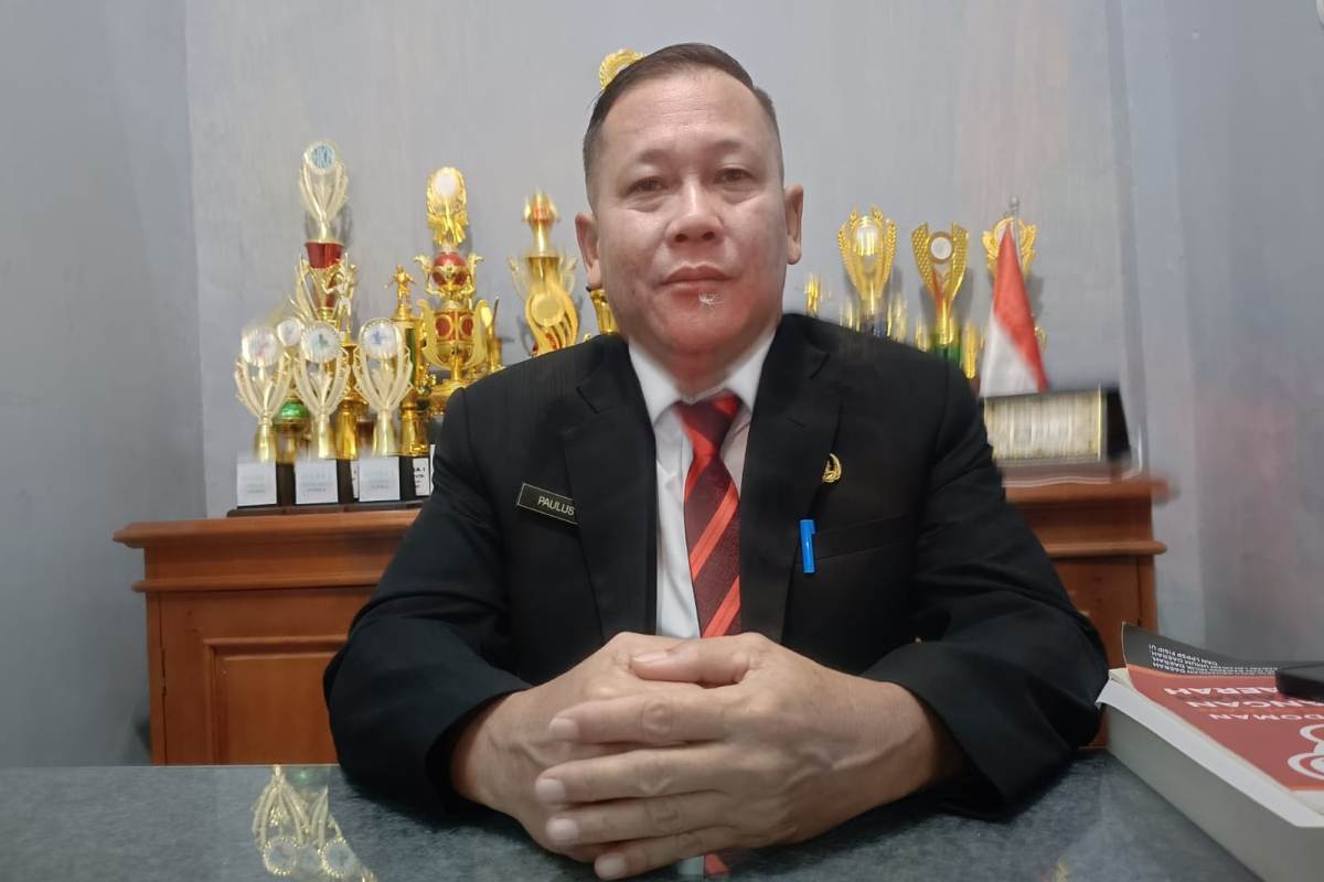 Direktur RSUD Ahmad Diponegoro Putussibau, Paulus Miki