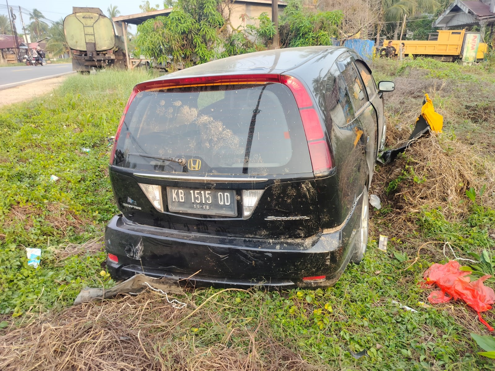 KECELAKAAN: Kendaraan korban laka lantas di Jalan Sungai Bakau Besar Laut.