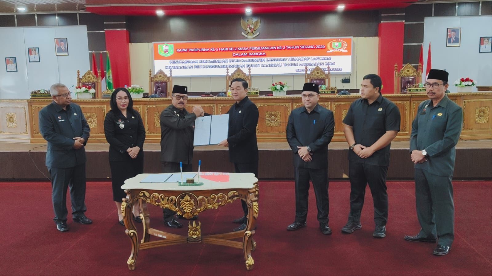 REKOMENDASI: DPRD Sanggau menyampaikan rekomendasi atas LKPJ Pemkab Sanggau 2025 dalam rapat paripurna, kemarin.