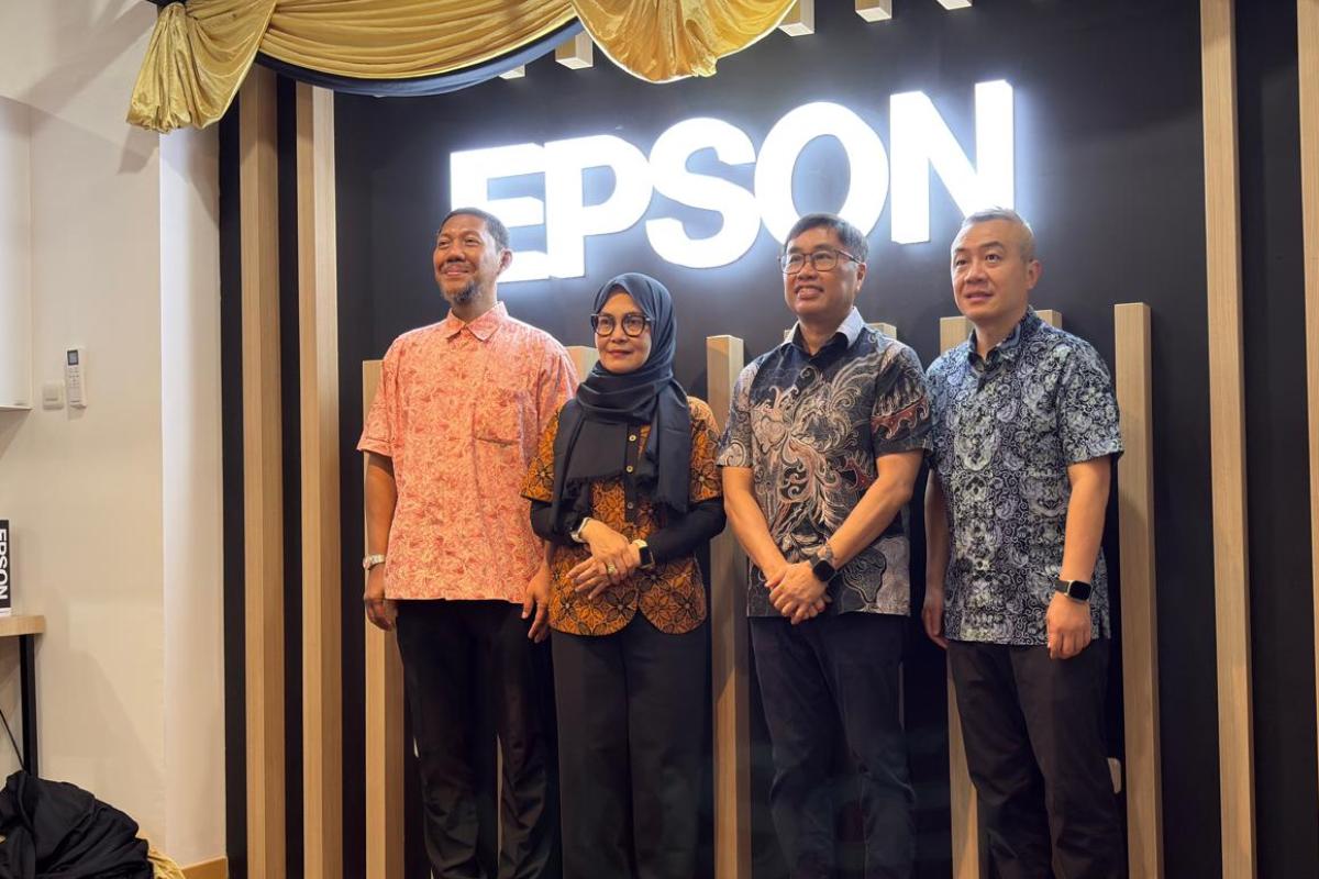 Pembukaan Epson Solution Center Surabaya diharapkan mampu mendekatkan teknologi kepada pelanggan.