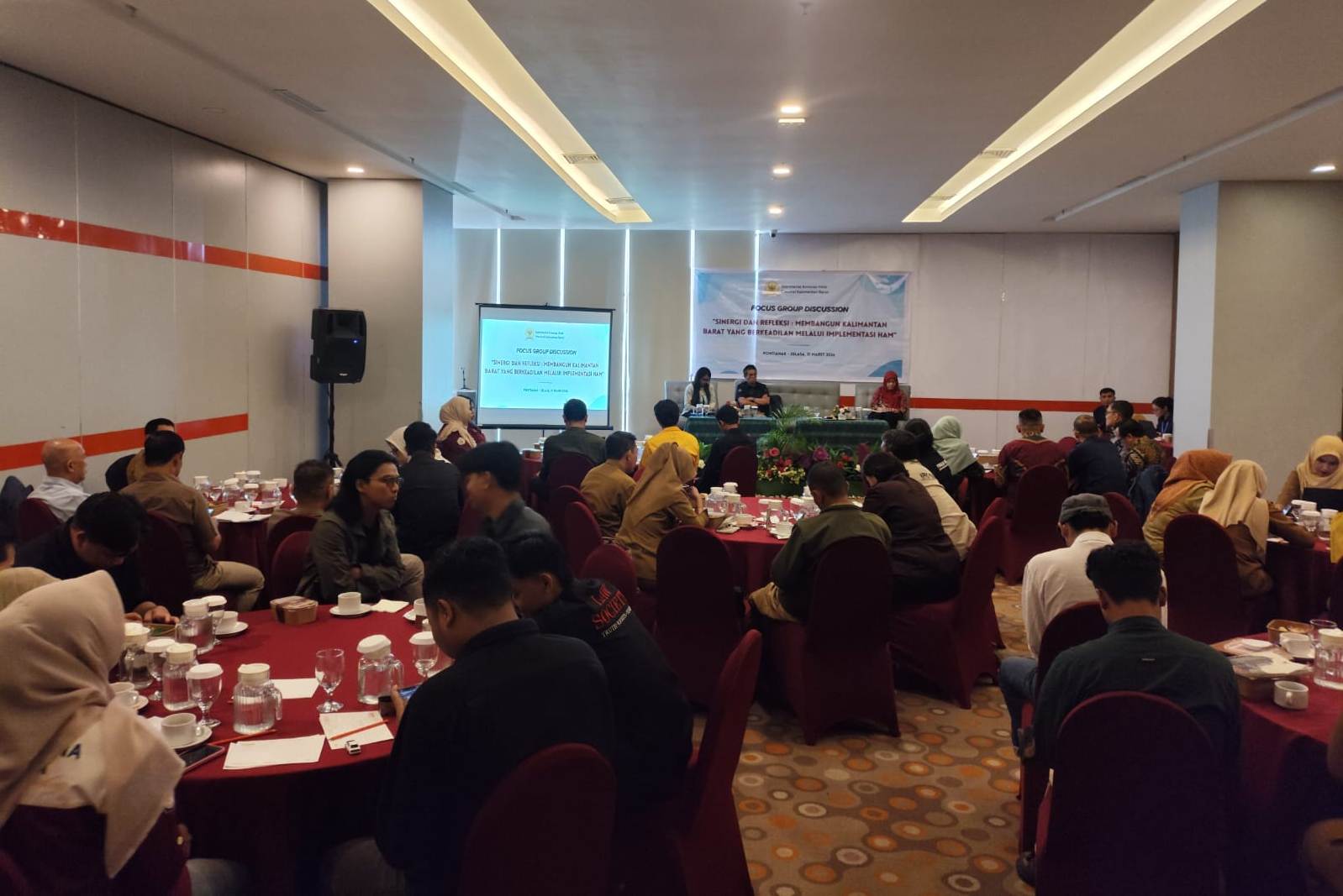 Kanwil Kemenkum Kalbar menghadiri FGD Komnas HAM Kalbar pada Selasa (31/3). 