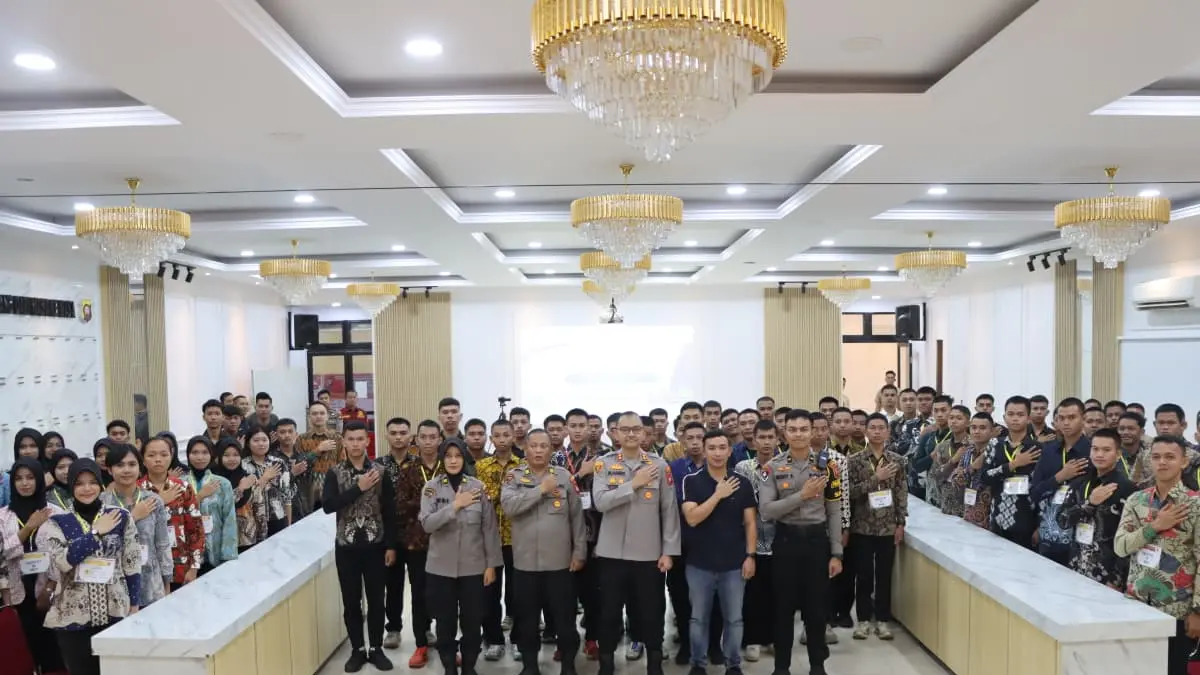 Kapolres Ketapang bersama jajaran dan 130 casis Polri 2026 berfoto usai pembekalan, tegaskan komitmen rekrutmen bersih dan transparan. (POLRI)