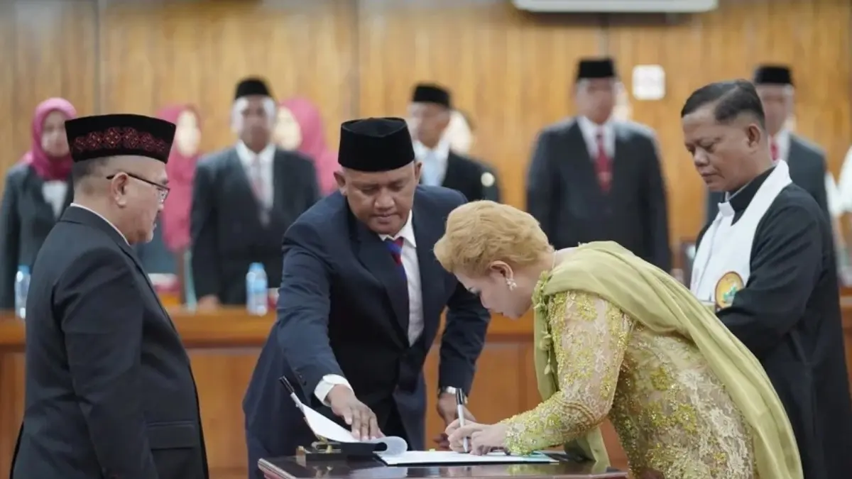 Rapat paripurna pengambilan sumpah/janji anggota DPRD Kalbar sisa masa jabatan 2024–2029 berlangsung di Aula Balairungsari Kantor DPRD Kalbar, Pontianak, Rabu (1/4). (ISTIMEWA)
