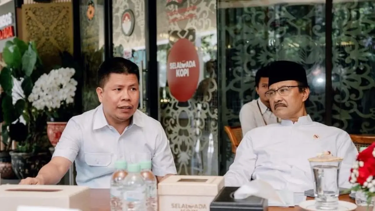 SIAP: Bupati Sambas saat bertemu Mensos RI untuk sampaikan kesiapan Kabupaten Sambas menerima program Sekolah Rakyat. (ISTIMEWA)