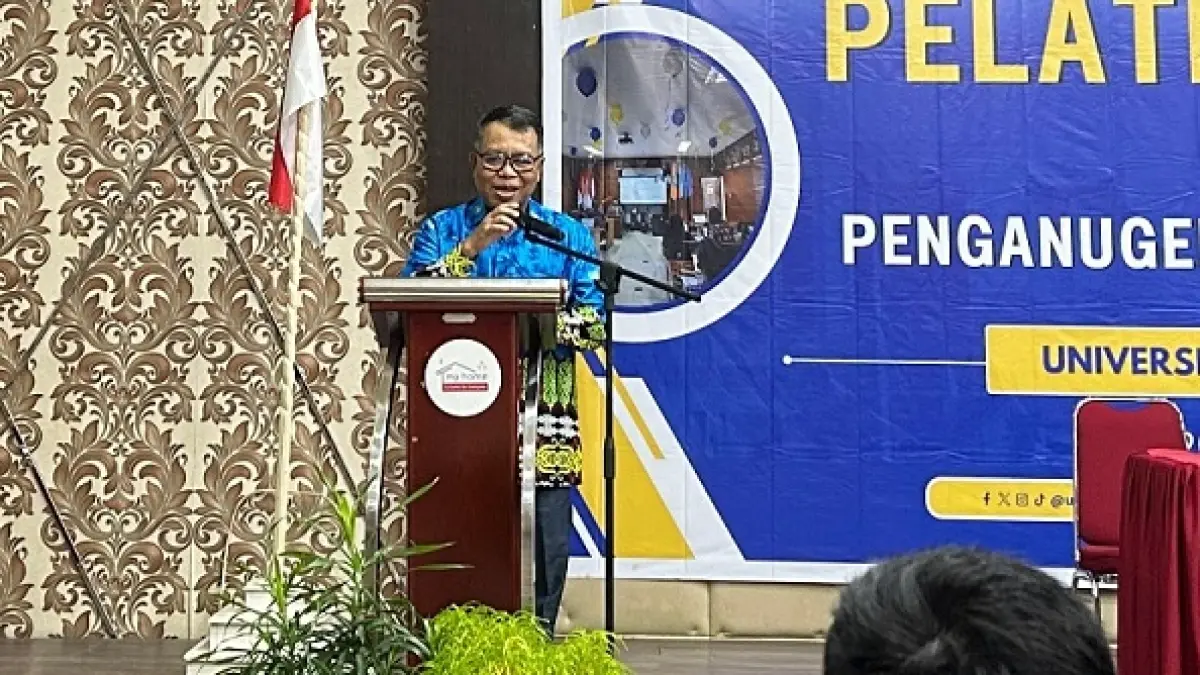 Staf Ahli Bupati Sintang, Helmi
