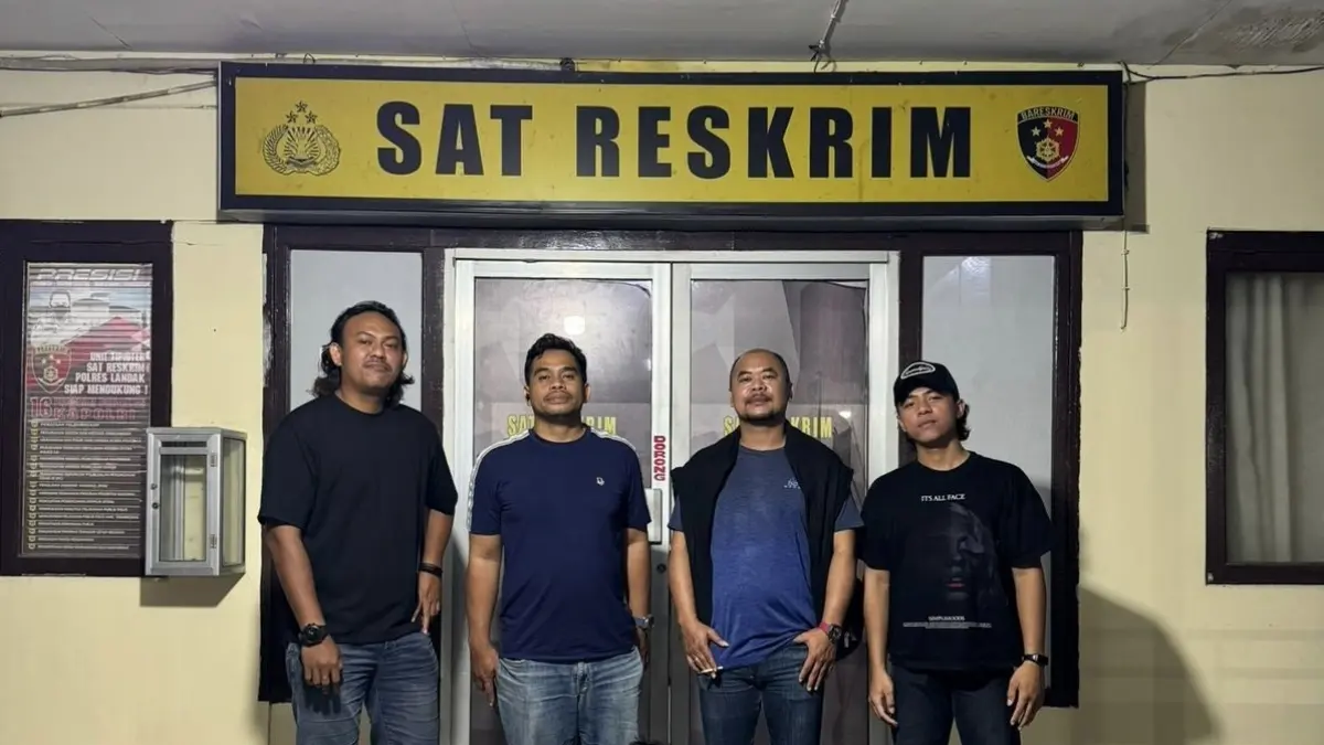 TERTANGKAP: Pelaku spesialis pencurian berinisial M saat diamankan Tim Jatanras Polres Landak beberapa waktu lalu. (ISTIMEWA)