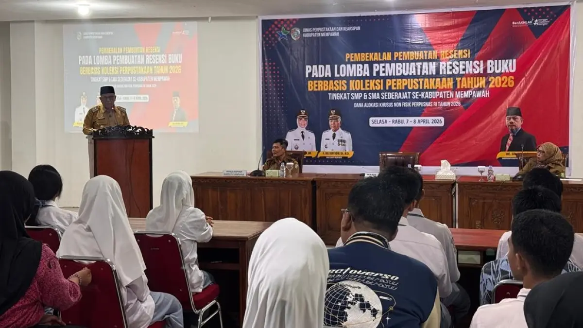LOMBA: Wakil Bupati Mempawah, Juli Suryadi Burdadi, saat membuka pembekalan Lomba Resensi Buku 2026 di Mess Chandramidi, Selasa (7/4).