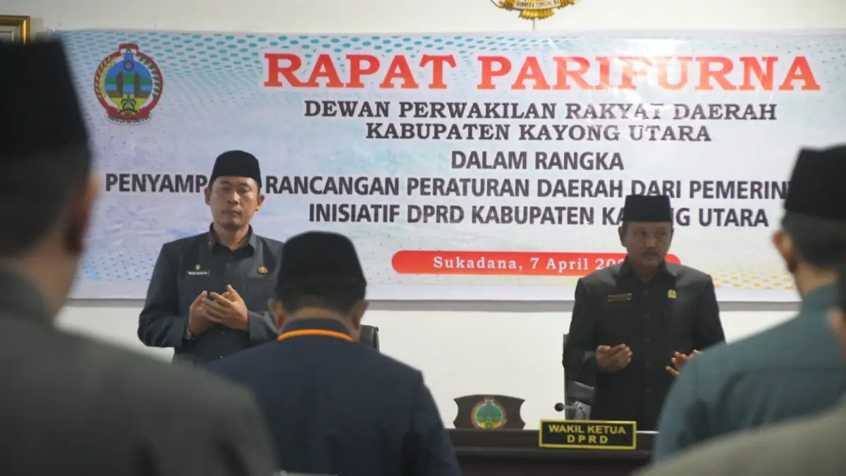 PARIPURNA : Sekretaris Daerah Kabupaten Kayong Utara, Erwin Sudrajat, dalam Rapat Paripurna bersama DPRD di Ruang Rapat DPRD, Sukadana, Selasa (7/4).  (PROKOPIM KKU)