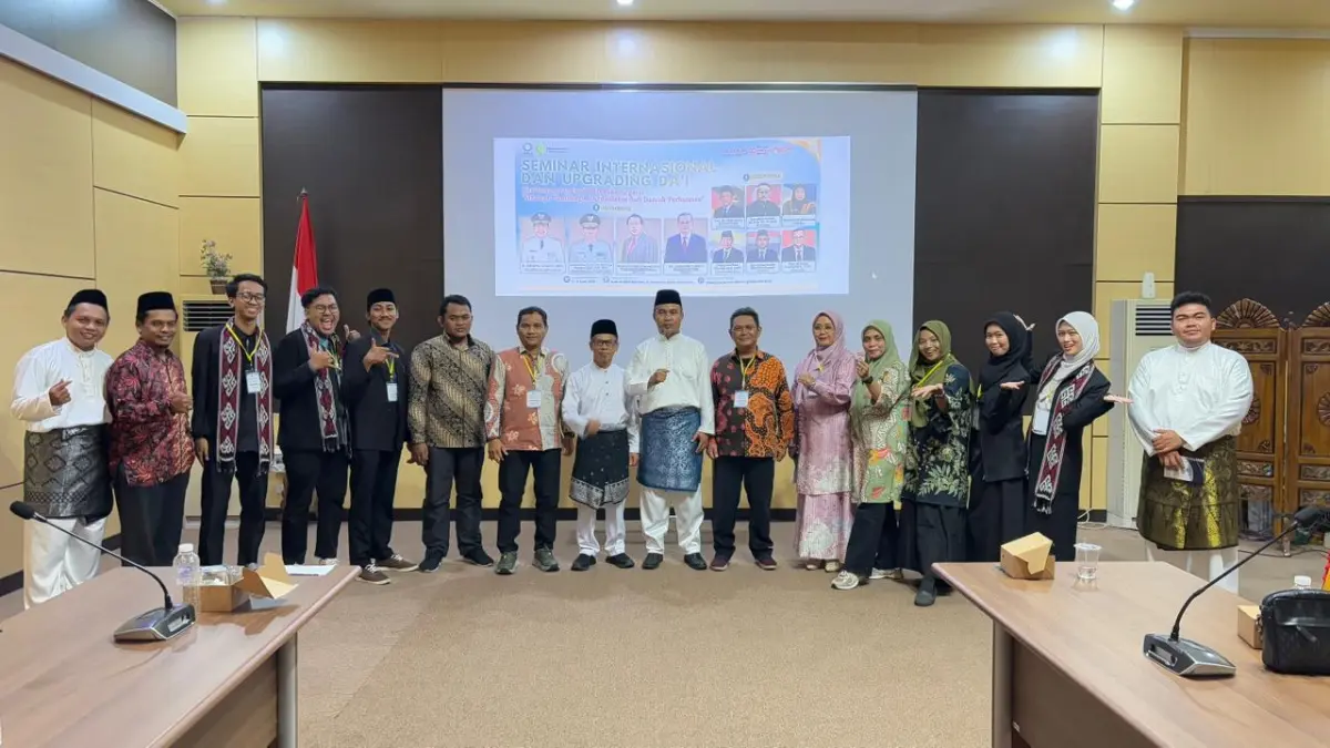 Dosen FEBI tampil di forum internasional PARMUSI Sambas, paparkan riset ekonomi syariah, UMKM halal, hingga green ecology.