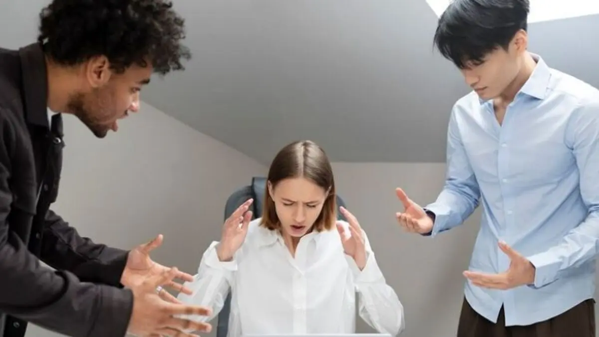 Ilustrasi suasana di kantor yang penuh tekanan (JAWAPOS)