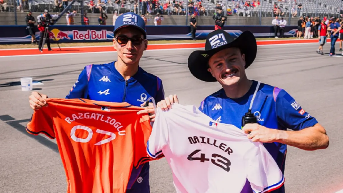 Jack Miller bersama Toprak Razgatlioglu di tengah spekulasi kursi Yamaha di MotoGP 2027. (INSTAGRAM/@jackmilleraus)