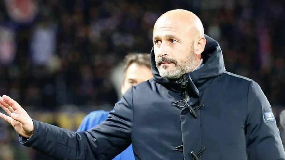 Pelatih Bologna, Vincenzo Italiano saat menyaksikan timnya bertanding.(INSTAGRAM/@bolognafc1909)