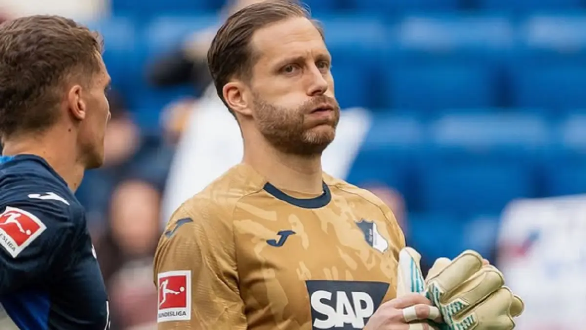 Penjaga gawang utama Timnas Jerman, Oliver Baumann, memberikan sinyal positif terkait rumor kepindahannya ke raksasa Bavaria musim depan.(INSTAGRAM/@olibaumann90)