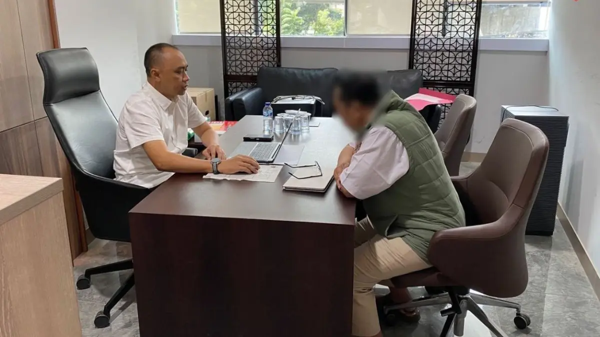 PERIKSA: Penyidik Kejati Kalbar memeriksa saksi dari Kementerian ESDM di Gedung Bundar Kejaksaan Agung, Jakarta, terkait penyidikan dugaan korupsi tata kelola tambang bauksit dan produksi emas di Kalimantan Barat.