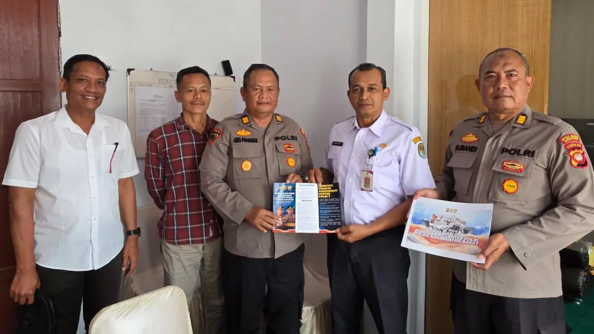 SOSIALISASI : Kepala BKPSDM Ketapang, Sugiarto, menyambut kedatangan tim sosialisasi dari Polres Ketapang, Kamis (9/4). (ISTIMEWA)