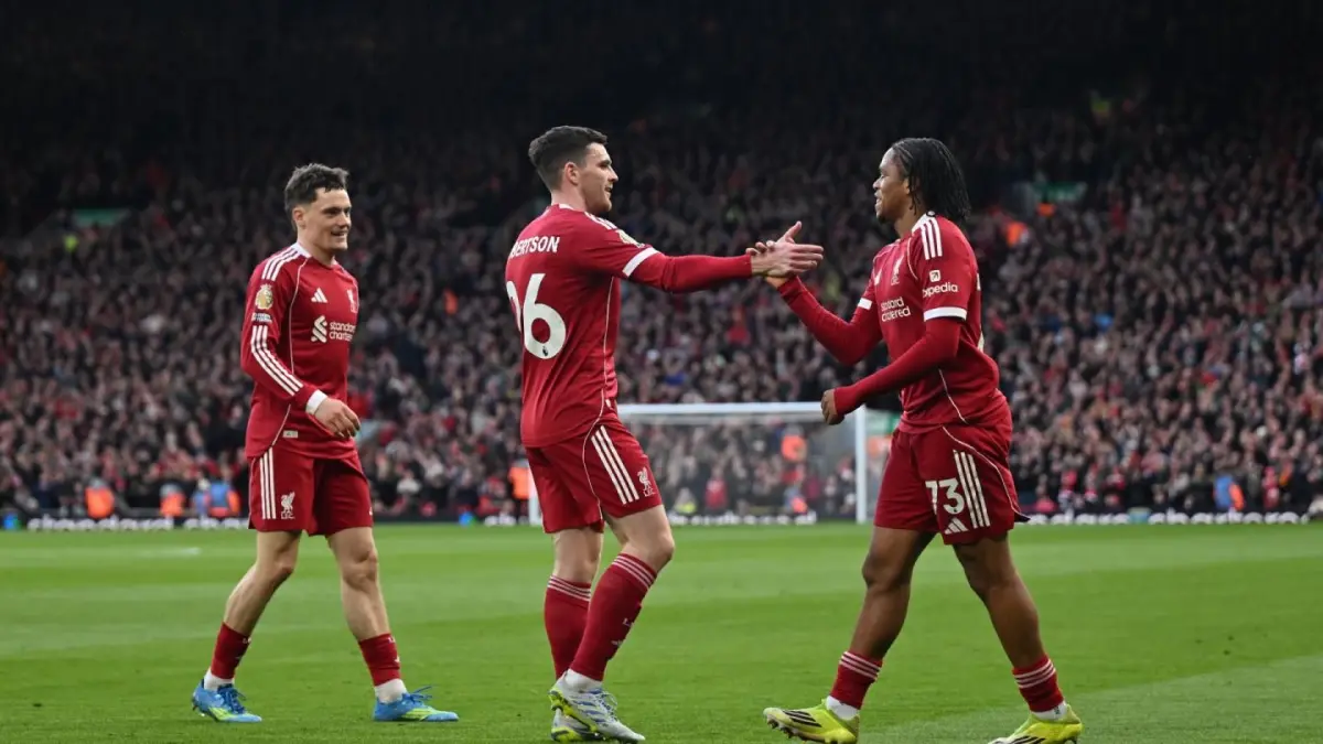 Rio Ngumoha berselebrasi usai mencetak gol ke gawang Fulham dalam lanjutan Liga Inggris, Sabtu (11/4) malam. (DOK.LIVERPOOL FC)