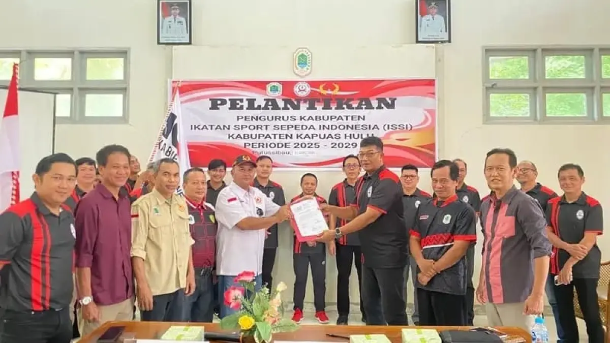 DIKUKUHKAN: Budi Prasetyo dikukuhkan sebagai Ketua ISSI Kabupaten Kapuas Hulu periode 2025-2029. (ISTIMEWA)