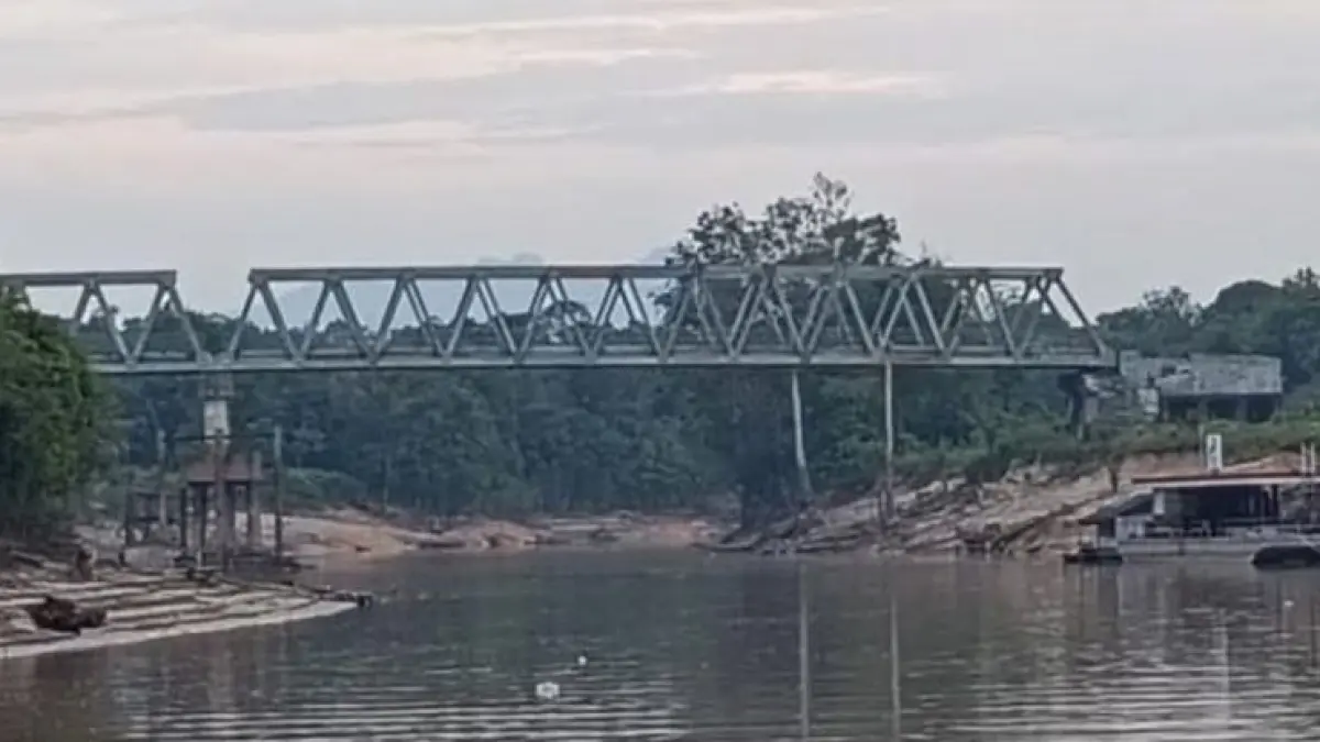 INFRASTRUKTUR: Jembatan Ketungau, salah satu infrastruktur dasar di Sintang yang sangat dibutuhkan masyarakat. Pembangunan jembatan ini diharapkan dapat segera tuntas.